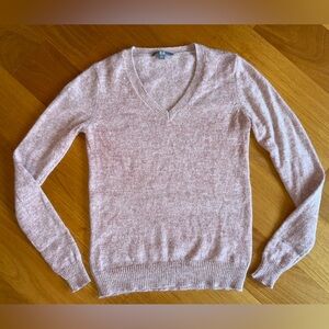 Uniqlo V-Neck Wool & Alpaca Sweater Pink Size Small